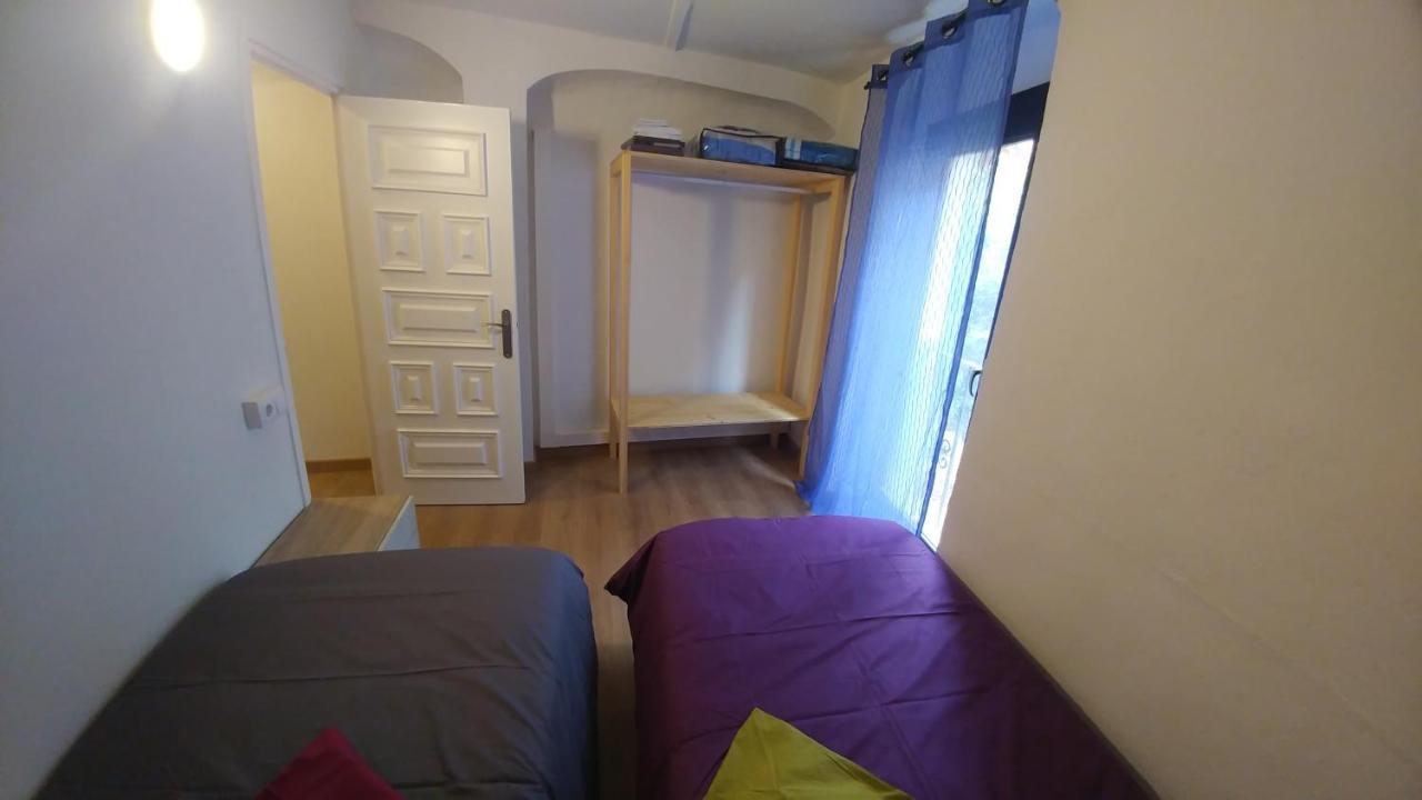 Apt 2 Acollidor Al Centre Historic De Vic Aptgarbi Exterior foto